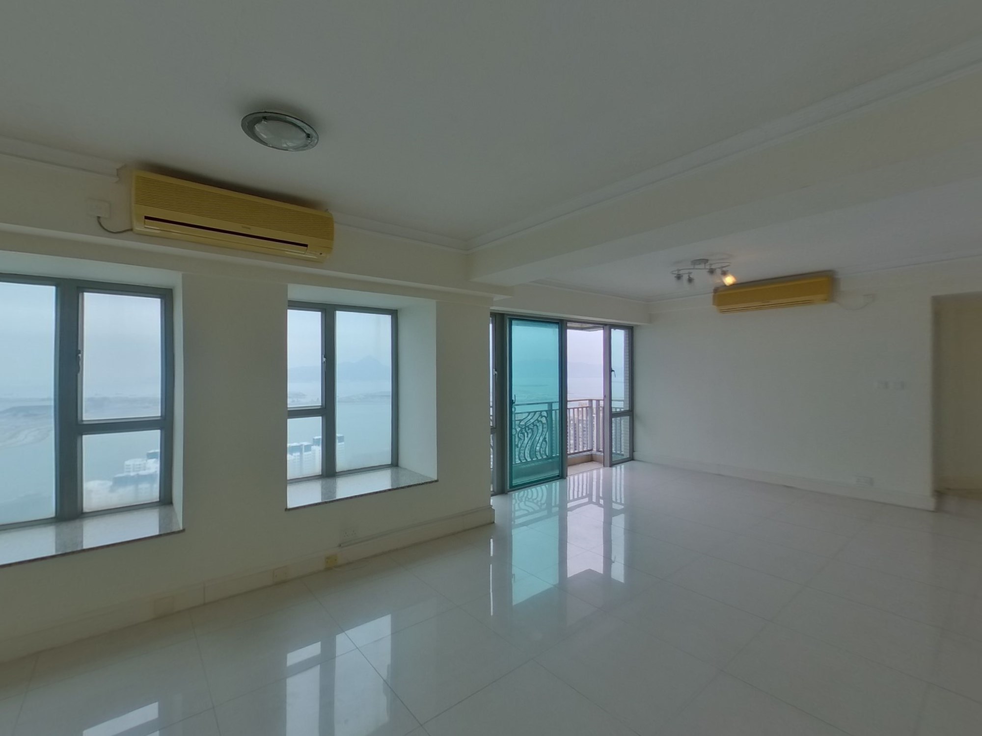 CARIBBEAN COAST PHASE 3 CARMEL COVE - Tower 11 Very High Floor Zone Flat A Tung Chung