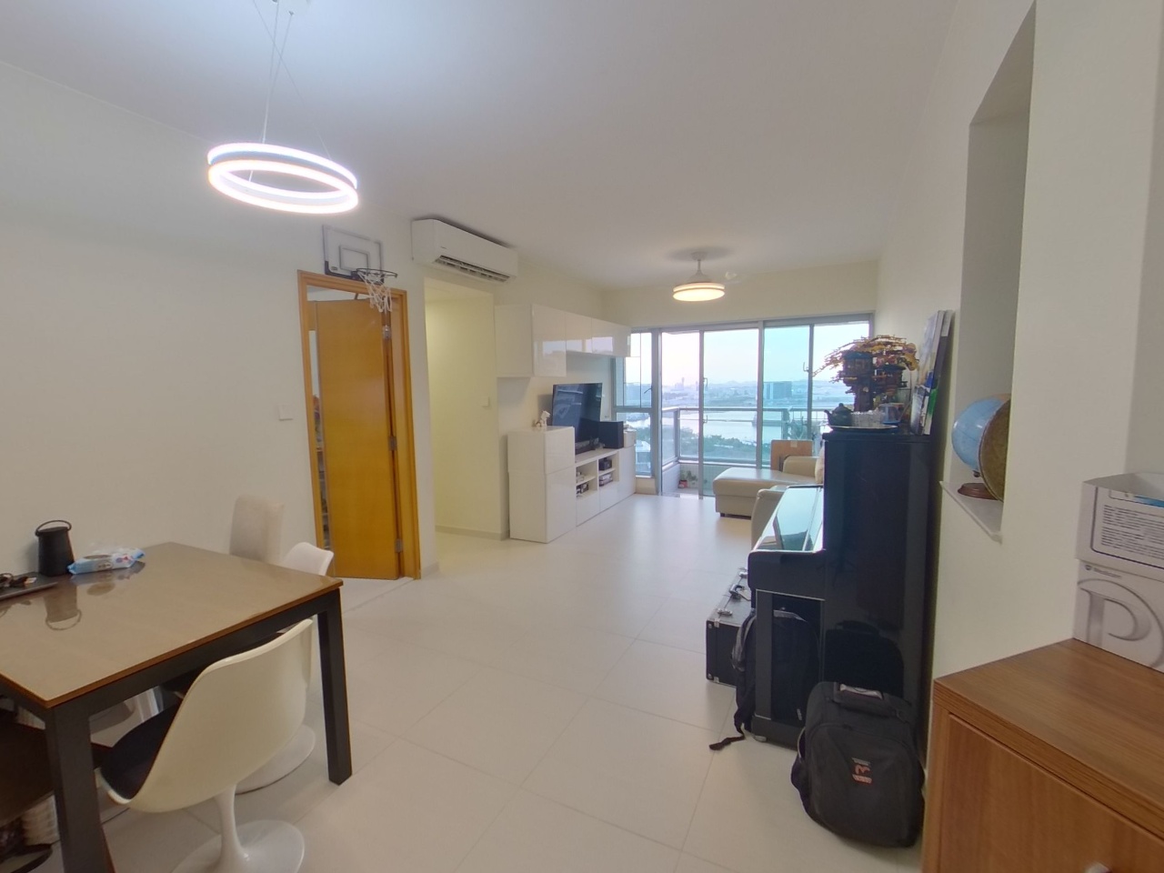 COASTAL SKYLINE PHASE 3 LA ROSSA - La Rossa B (tower 8) Medium Floor Zone Flat E Tung Chung