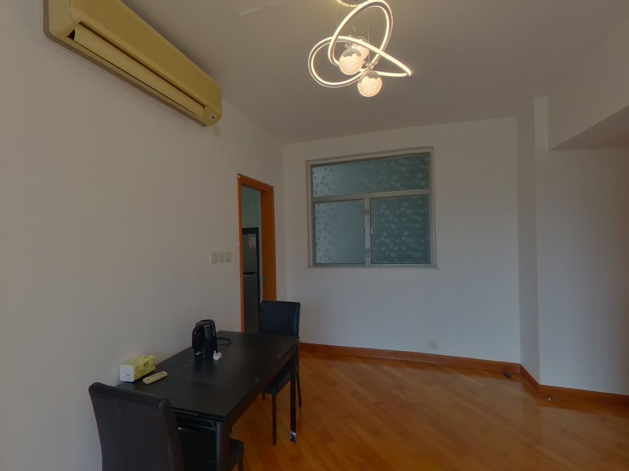 COASTAL SKYLINE PHASE 1 - Block 3 High Floor Zone Flat E Tung Chung