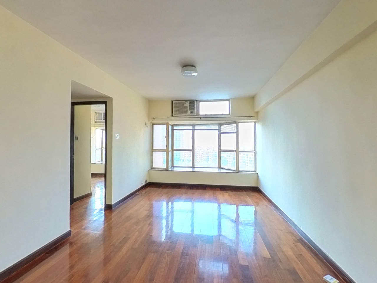 HONG KONG GOLD COAST BLOCK 11 High Floor Zone Flat D Sham Tseng/Castle Peak Road