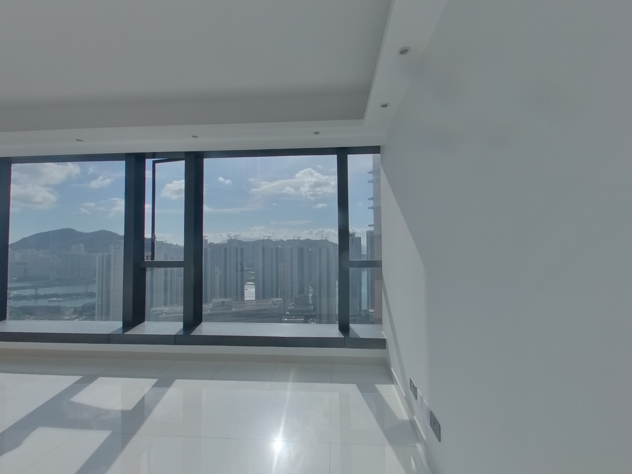 立坊 極高層 03室 荃灣