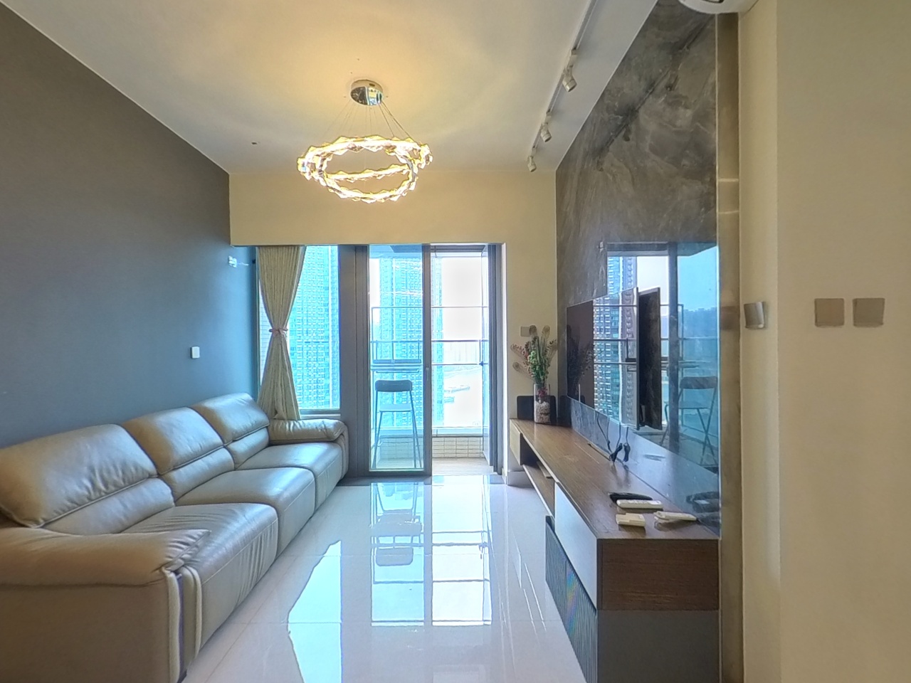 映日灣 1座 極高層 C室 荃灣